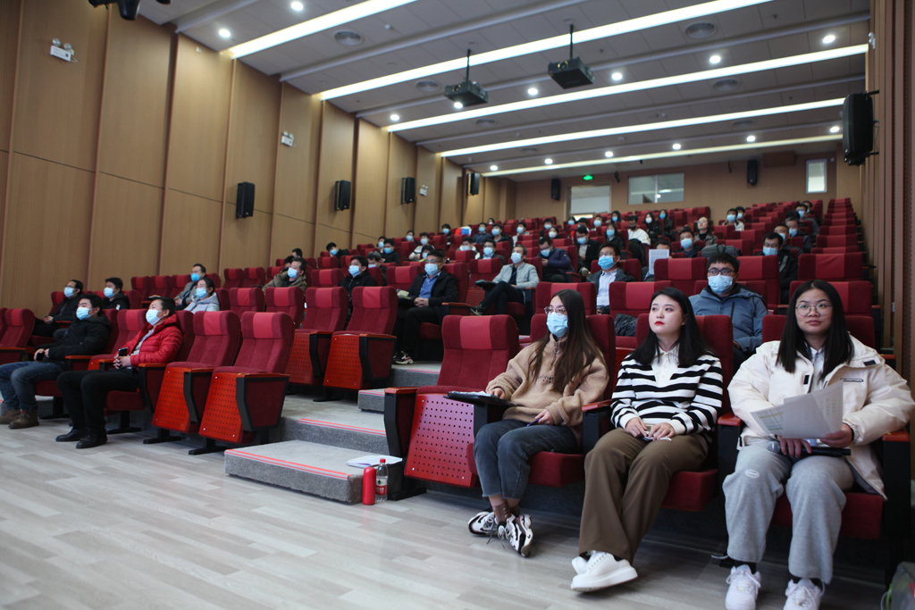 太阳成微电召开2021年大学生述职会